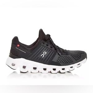 New Women's Cloudswift Low Top Running Sneakers in Black